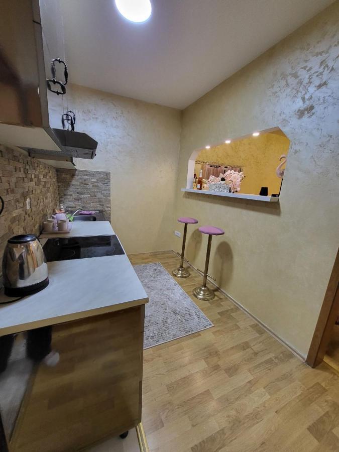 Golden Rose Apartman *